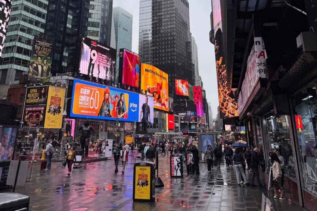 dia chuvoso da primavera 2025 em nova york - foto autoral