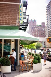 10 MELHORES Lugares para Brunch no Upper East Side (Amados pelos Moradores)