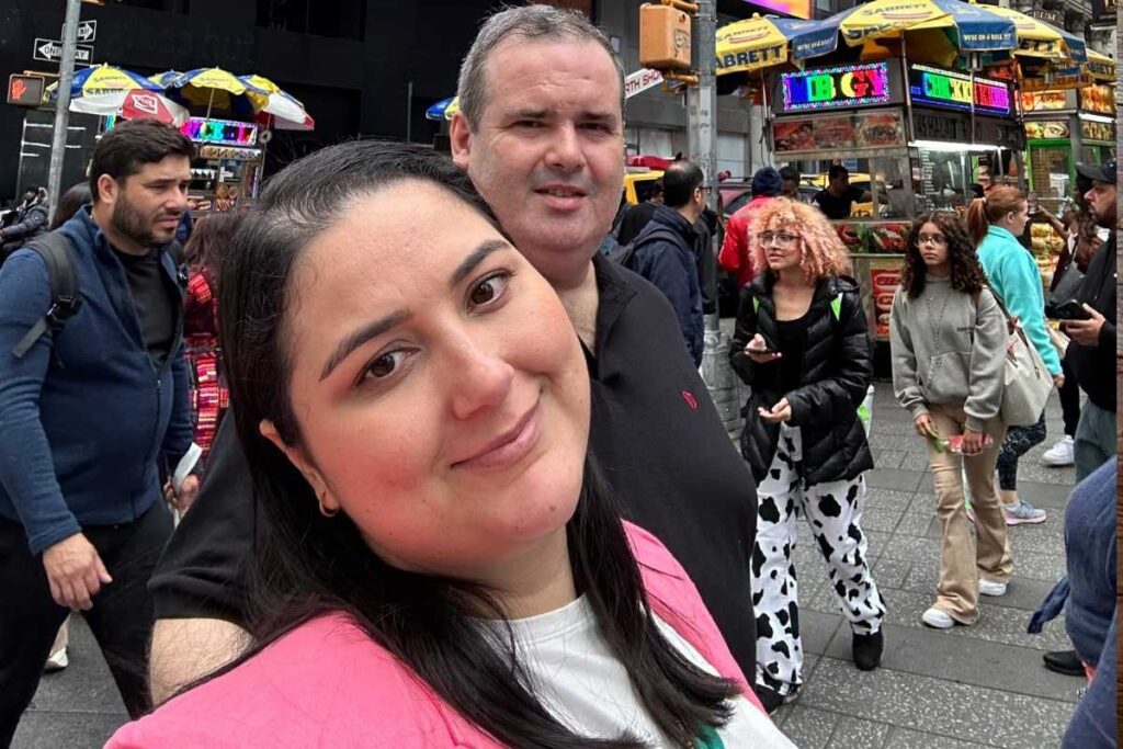 Eu e Robson turistando na Times Square em 2023 - foto autoral
