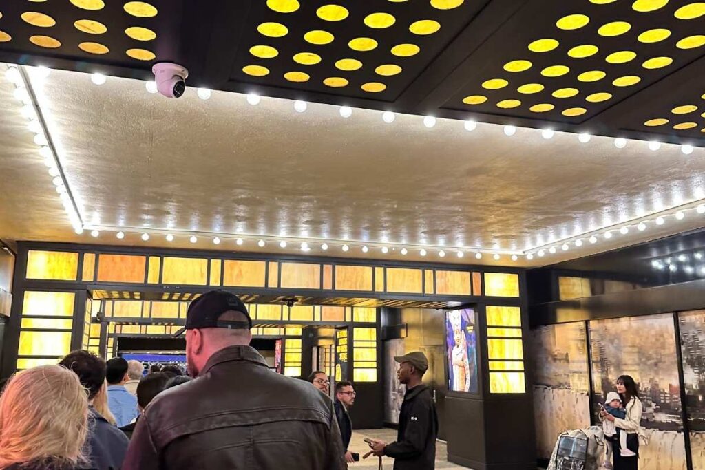 entrada do teatro Minskoff para o espetáculo O Rei Leão em 2023- foto autoral