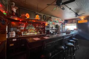 Este querido local do Brooklyn da década de 1890 foi eleito um dos melhores Dive Bars do país.