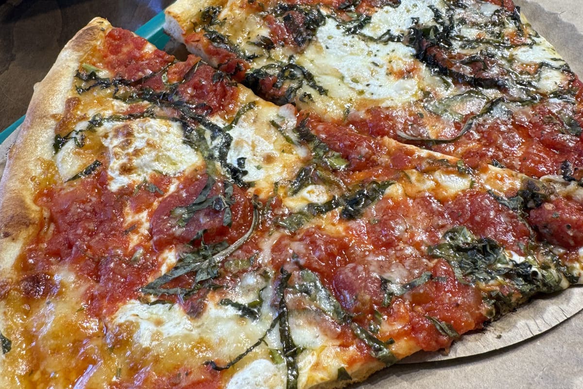 pizza nonna maria na bleecker street pizza. foto autoral