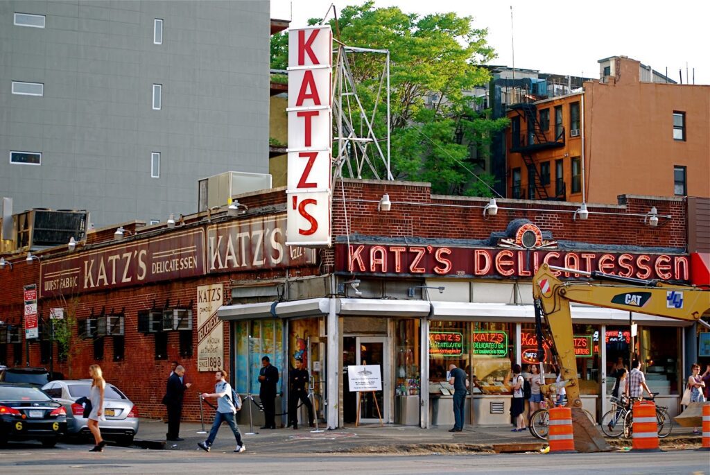 A Kat'z Delicatessen é um ícone de Nova York