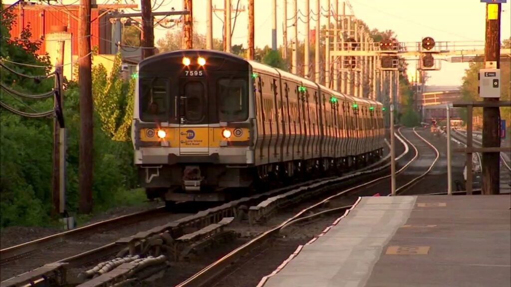 O Trem que leva do Aeroporto JFK para a Penn Station em Manhattan