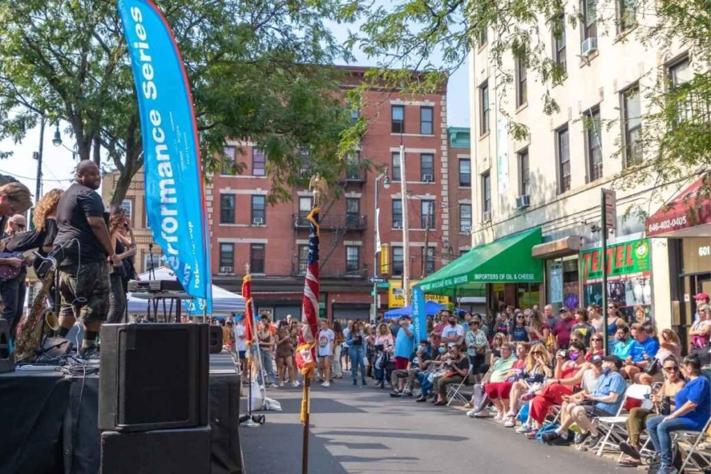 Tradicional Festival Ferragosto com música ao vivo e barracas de comida Tradicional Festival Ferragosto com música ao vivo e barracas de comida