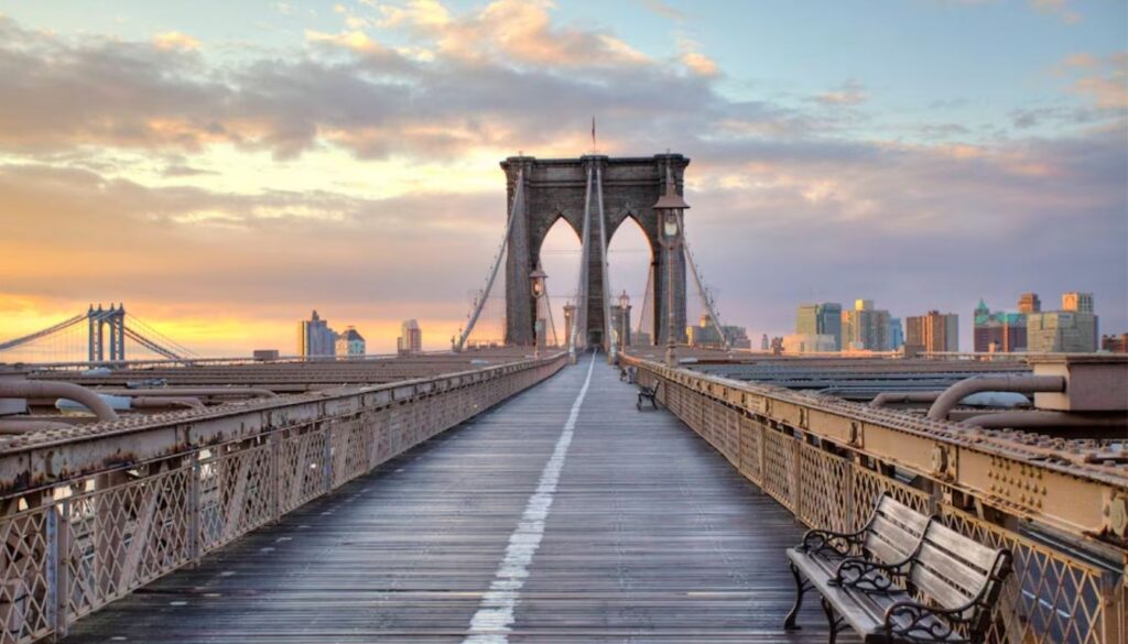 A Brookyn Bridge é um marco na Cidade de Nova York