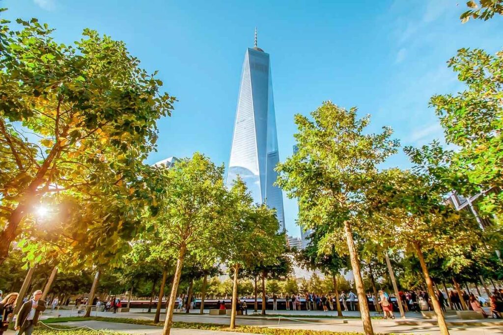one world trade center é um dos edifícios famosos de nova york