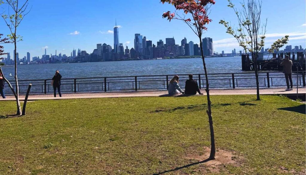 Na Liberty Island com o Skyline de Manhattan ao fundo