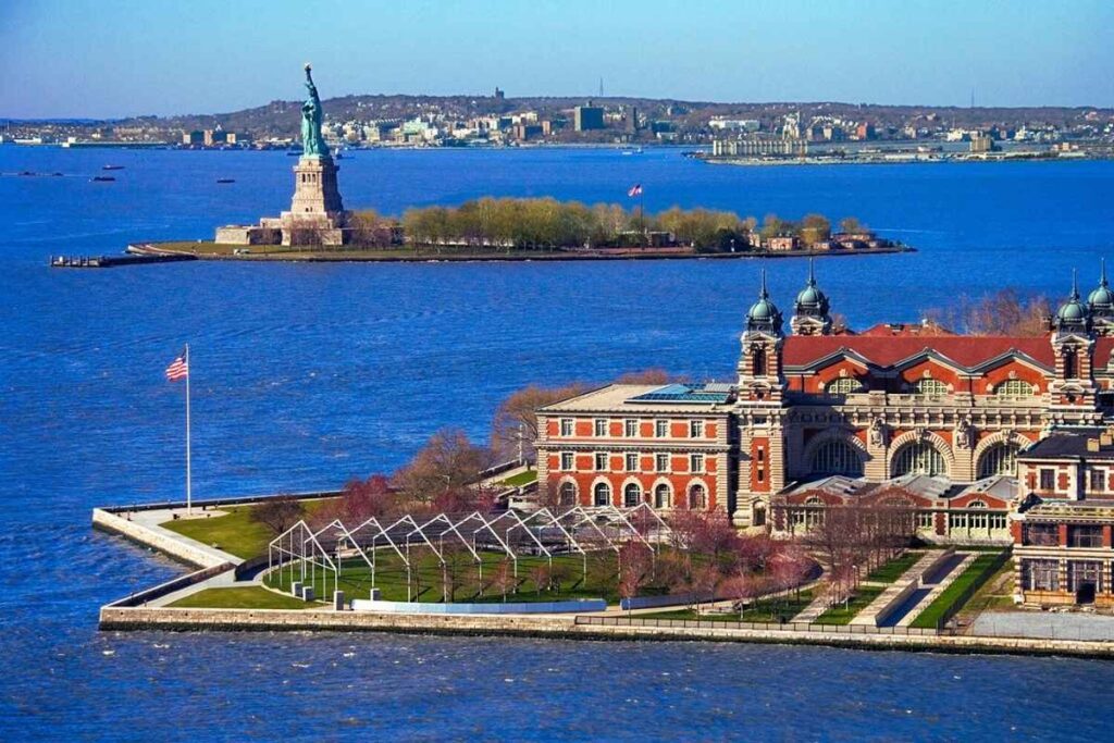 O Museu da Imigração fica na Ellis Island