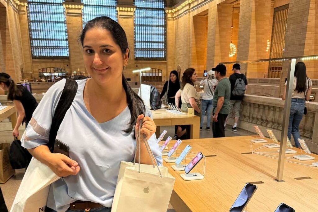 comprinhas na apple store da grand central - foto autoral
