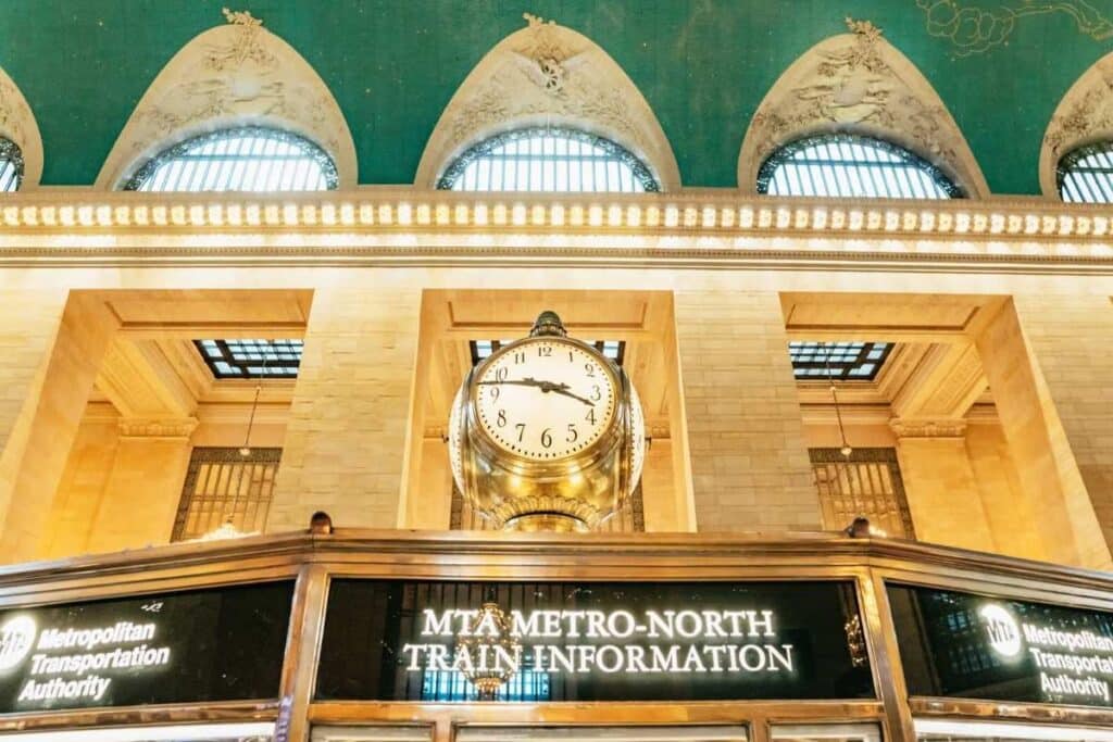 O Relógio da Tiffany da Grand Central é todo feito de Ouro e é um dos mais famosos do mundo
