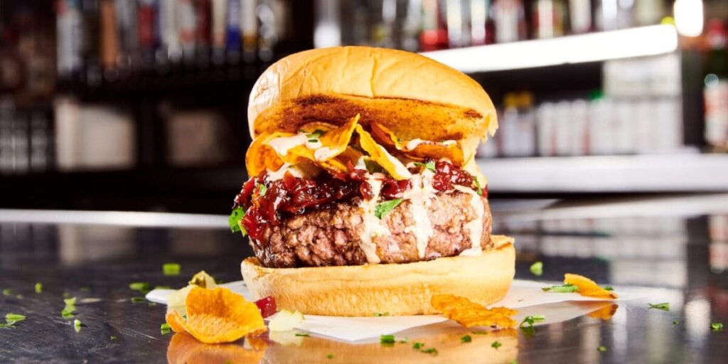 Hambúrguer no Black Tap