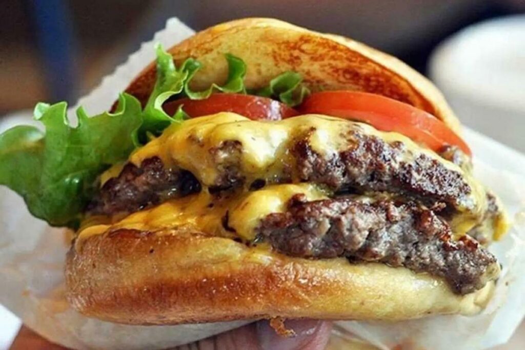 Hambúrguer no Shake Shack. Sabores e ingredientes que fazem a diferença
