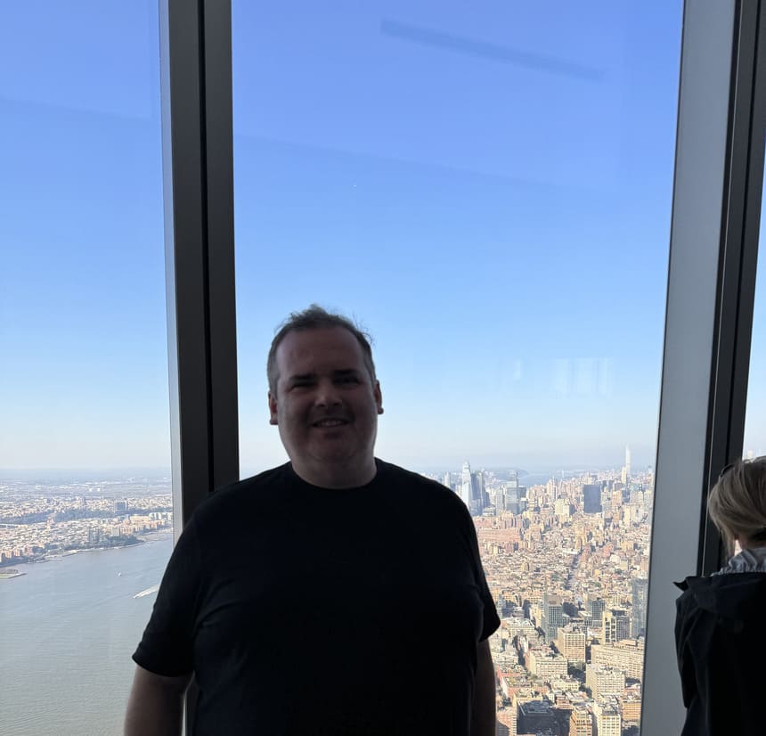 Foto do autor no observatório One World Trade Center - foto autoral