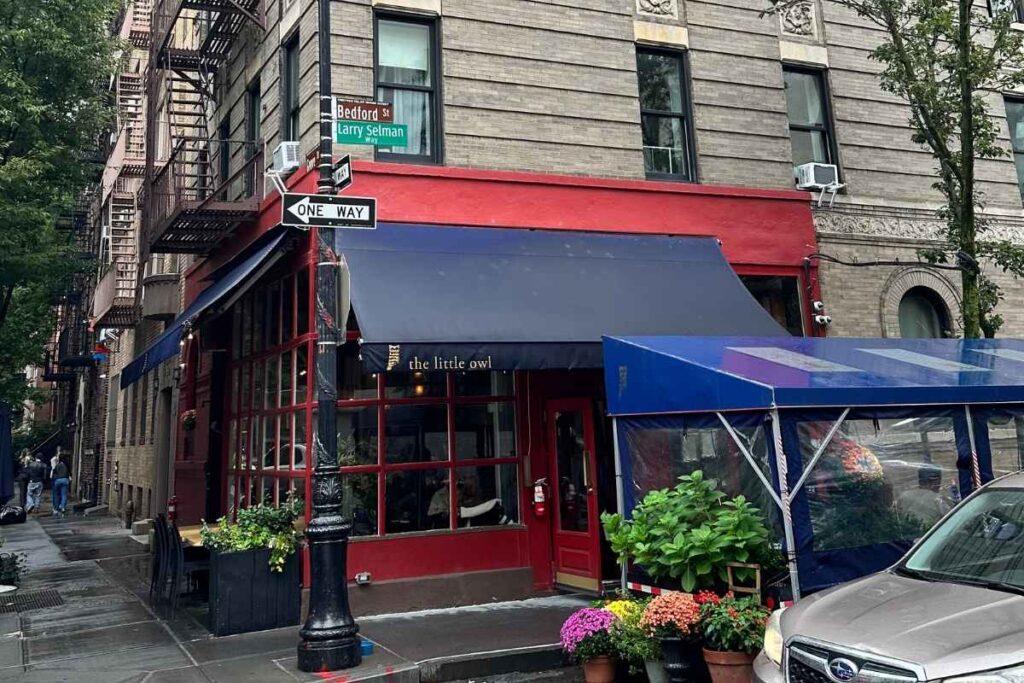 Prédio de Friends em Nova York localização Bedford Street O restaurante The Little Owl fica onde seria o fictício Central Perk