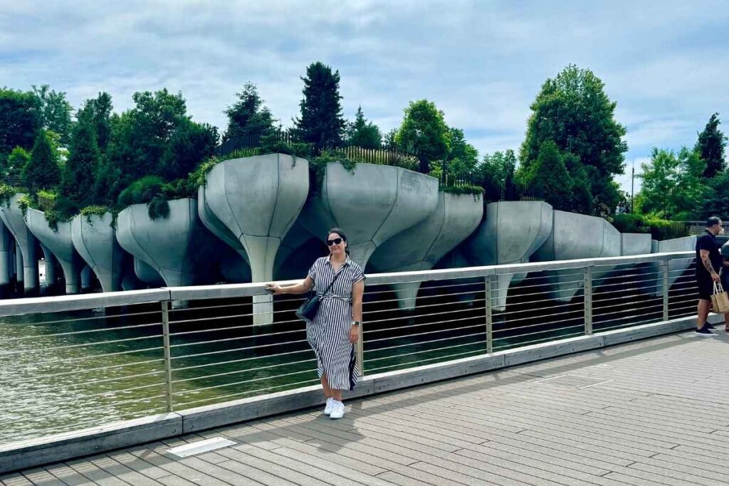 Eu em Little Island, maio de 2024 - foto autoral