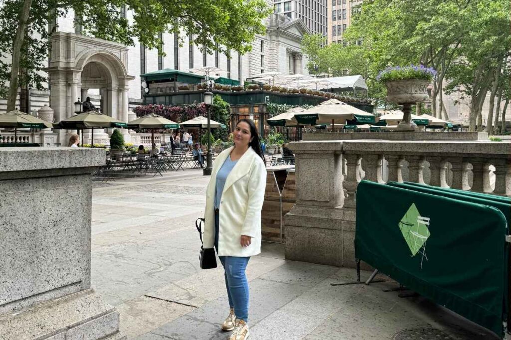 Eu no Bryant Park em 2024 - foto autoral