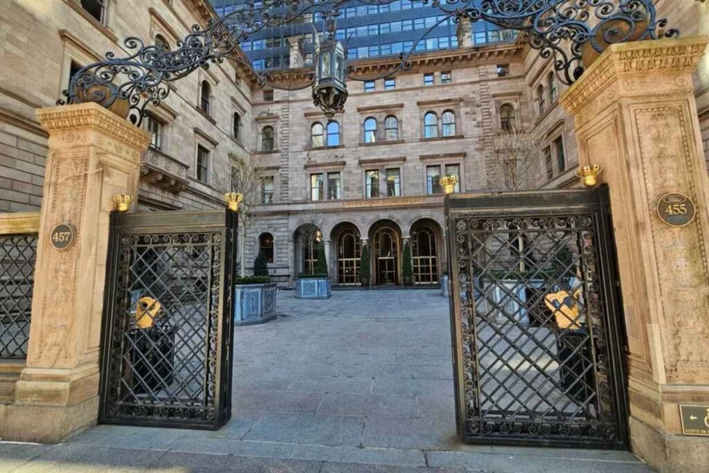 locais de filmagem de gossip girl em Nova York - palace hotel - foto cortesia civitatis