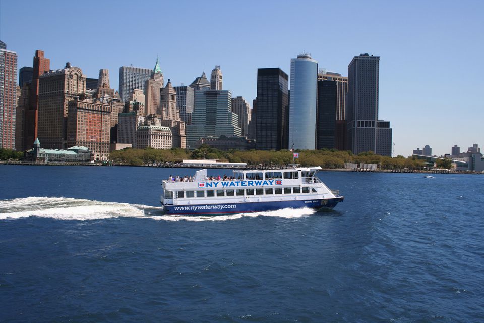 ferry para chegar em Williamsburg com vista do East River