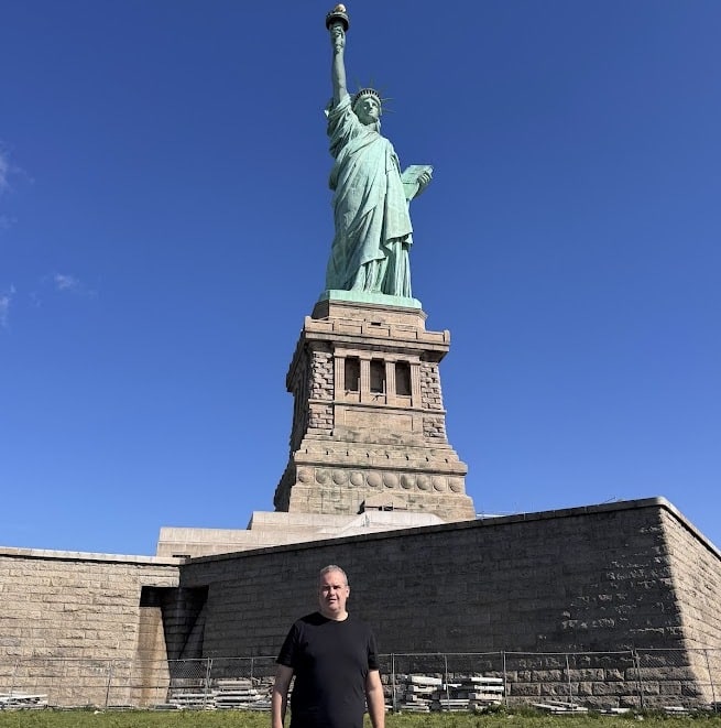 Eu na Liberty Island - foto autoral
